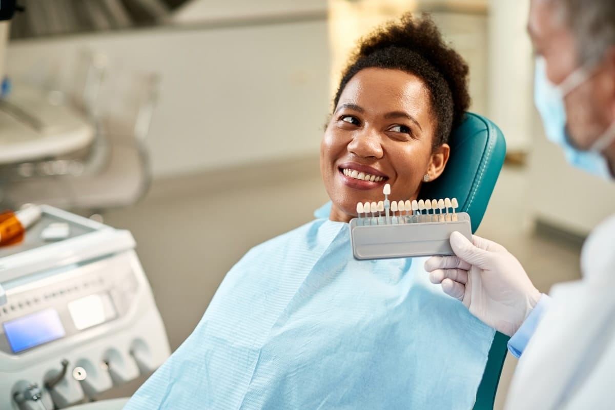 réunionnaise qui choisie la couleur de ses facettes